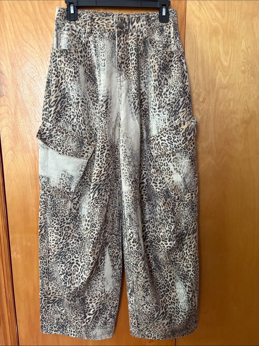 Sinyx cheetah print barrel  cargo jeans size s - 27 waist